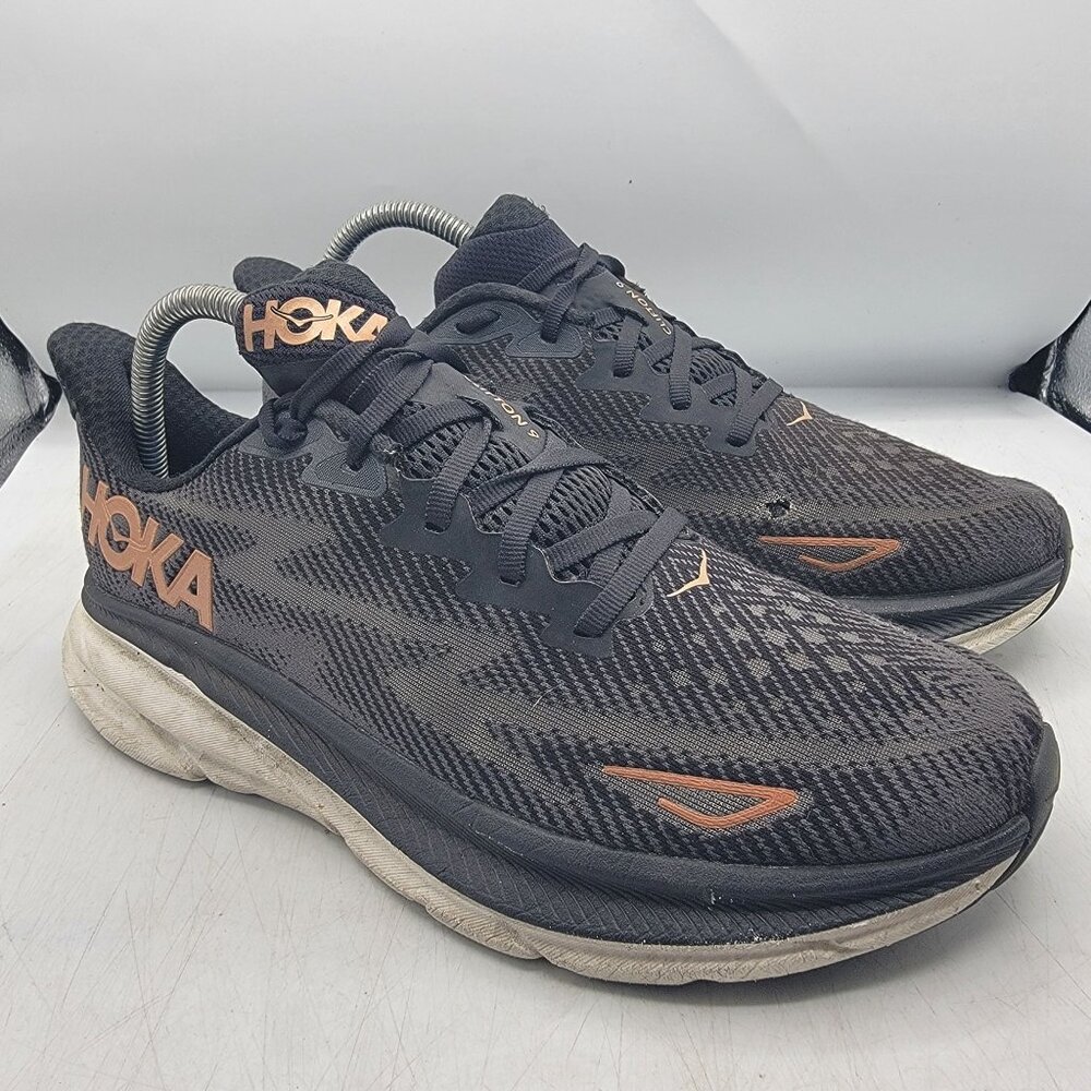 Hoka One One Clifton 9 Womens 9 B Black Running Shoes Athletic Outdoors Casual
